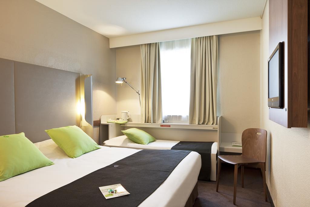 Campanile Hotel Beauvais Exterior photo